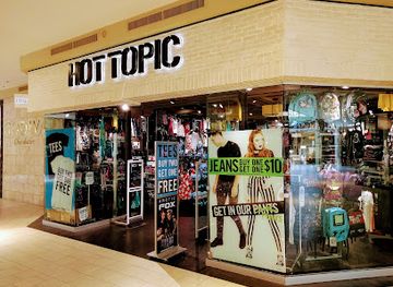 connecticut/danbury/shop/hot-topic