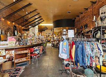 california/santa-barbara/shop/urban-flea-market