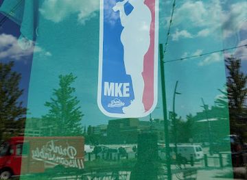 wisconsin/milwaukee/shop/drink-wisconsinbly-gift-shop