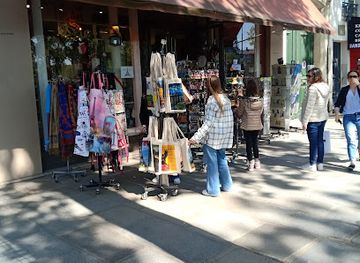 france/paris/shop/piou-piou-paris-gift-souvenirs