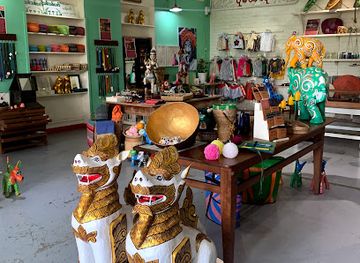 myanmar-burma/yangon/sanchaung/shop/pomelo-for-myanmar