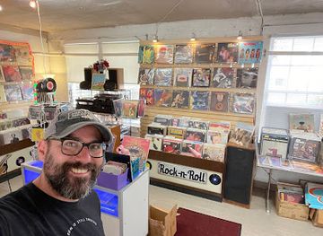 virginia/staunton/shop/beverley-st-records-collectibles