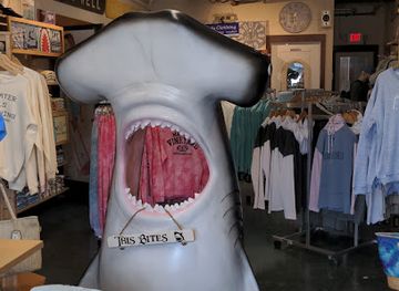 massachusetts/martha-s-vineyard/shop/soft-as-a-grape