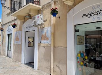 italy/bari/shop/magicaterra-ceramica-terracotta-cultura-pugliese-bari-san-nicola