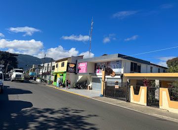 dominican-republic/jarabacoa/shop/la-reina-plaza-de-belleza-jarabacoa