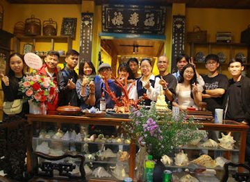 vietnam/hoi-an-ancient-town/shop/tram-huong-ong-ly-hoi-an-agarwood-souvenir-vietnamese-antiques