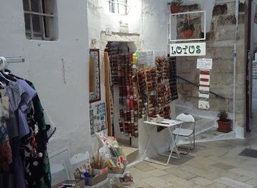 italy/apulia/shop/lotus-abbigliamento-souvenirs