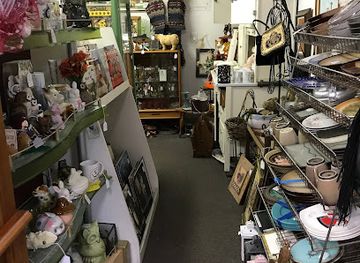 arizona/navajo-county/shop/bear-wallow-antiques