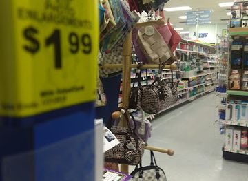 vermont/middlebury/shop/village-court-shopping-center