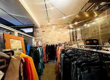 new-york/syracuse/shop/the-cherry-pit-collective