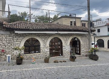albania/berat/shop/gift-shop-mio