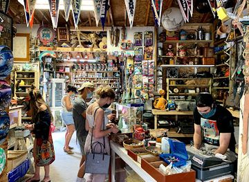 florida/islamorada/shop/niknax-antiques-and-collectibles