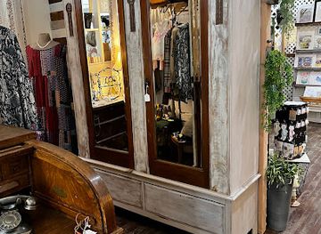 california/bakersfield/shop/the-she-shed-by-the-peachy-pig