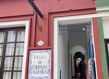 uruguay/colonia-del-sacramento/barrio-historico/shop/paseo-de-compras-pasaje-a-ciudad-vieja