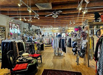 new-mexico/enchanted-circle/shop/spotted-bear