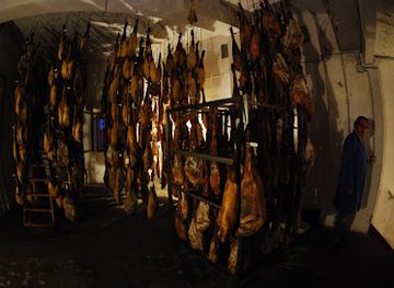 portugal/estremadura/shop/jamones-extremenos-bernabe-s-l