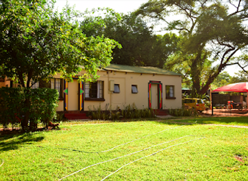 zambia/victoria-falls-area/shop/shoestrings-backpackers