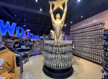 california/los-angeles/hollywood/shop/the-hollywoodland-experience