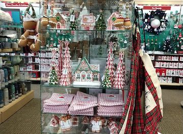 texas/college-station/shop/karen-s-hallmark-shop