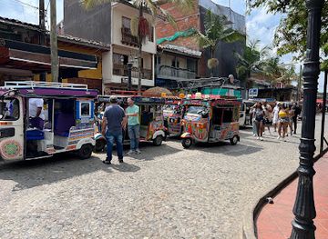 colombia/guatape/shop/el-regalo-artesanias