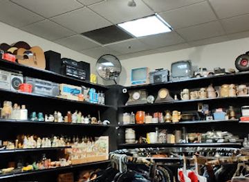 oklahoma/bartlesville/shop/time-travelers-geeks-antiques