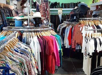 california/long-beach/shop/sneaky-tiki-boutique