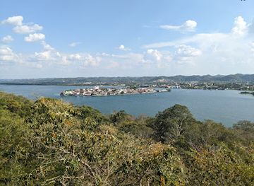 guatemala/peten/shop/mirador-rey-canek