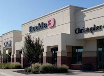 nebraska/columbus/shop/the-village-centre