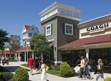 Clinton Premium Outlets