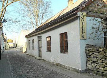 estonia/kuressaare/shop/antiik