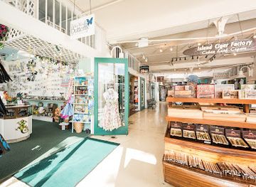 florida/key-west/shop/clinton-square-market