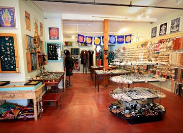 canada/winnipeg/osborne-village/shop/shakti