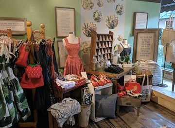 florida/st-augustine/shop/red-pineapple