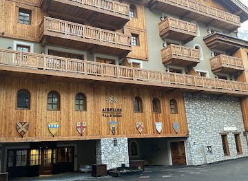 france/val-d-isere/shop/moncler