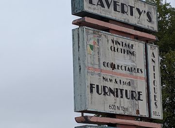 texas/waco/shop/laverty-s-antiques-furnishings