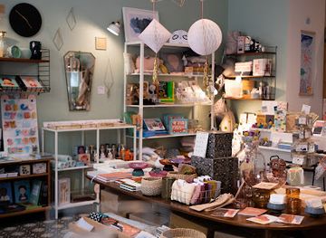 austria/vienna/alsergrund/shop/loretta-cosima