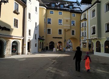 austria/kitzbuhel/shop/lacoste-kitzbuhel