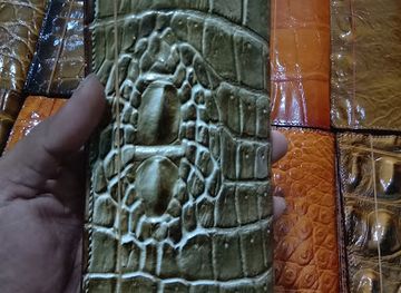 indonesia/south-papua/shop/central-kulit-buaya