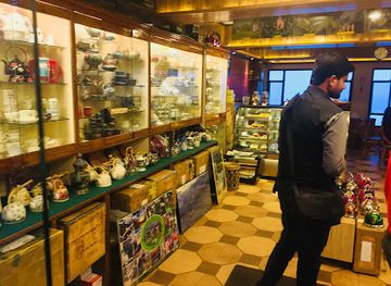india/darjeeling/chowrasta/shop/nathmull-s-tea-shop