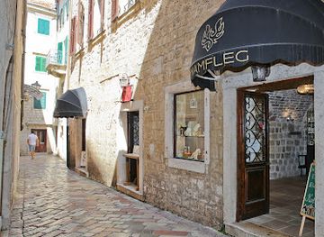 montenegro/kotor/shop/namfleg-kotor-nakit-i-satovi
