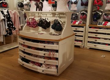 louisiana/lake-charles/shop/victoria-s-secret-pink-by-victoria-s-secret