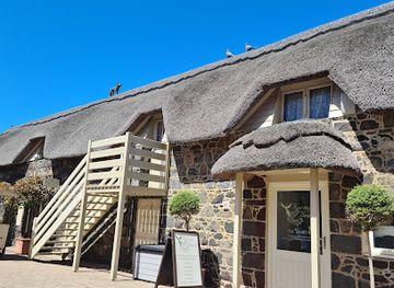 guernsey/l-ancresse-bay/shop/oatlands-village