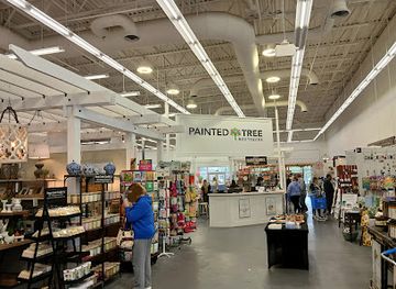 indiana/fort-wayne/shop/painted-tree-boutiques-fort-wayne