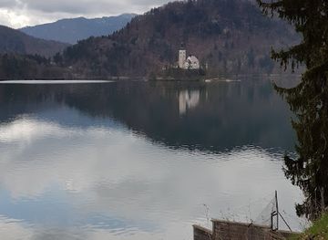 slovenia/bled/shop/loreks-trgovina-z-urami-nakitom-in-tehnicnim-blagom-d-o-o-bled