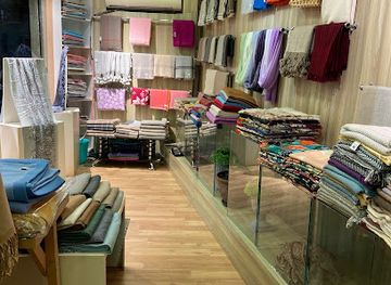 nepal/pokhara/lakeside/shop/zaroo-the-great-cashmere-souvenir-shop