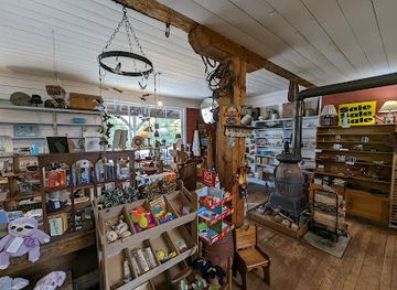 michigan/copper-harbor/shop/the-thimbleberry-shop-country-village-shops