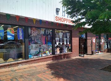 maine/old-orchard-beach/shop/hymie-s-shopping-center