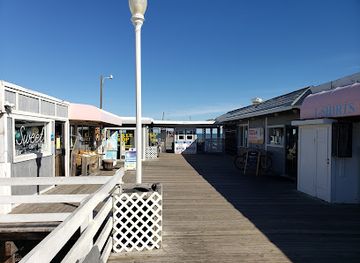 virginia/virginia-beach/oceanfront/shop/beach-pier-gift-shop
