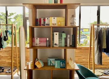 benin/cotonou/haie-vive/shop/sir-john-concept-store