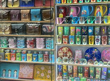 india/manali/shop/old-manali